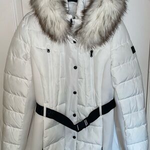 Michael Kors White Puffer Jacket with Faux Fur Collar
